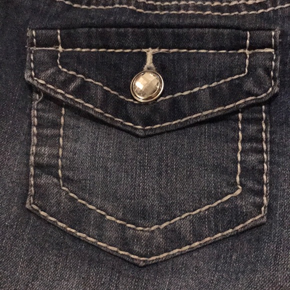 Xhilaration jean shorts 10/12 - Picture 3 of 7
